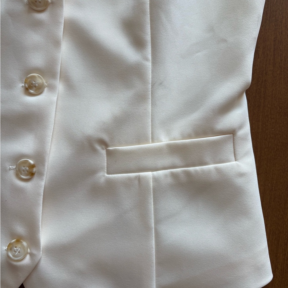 Sincerely Jules Cream Vest - Picture 6 of 6